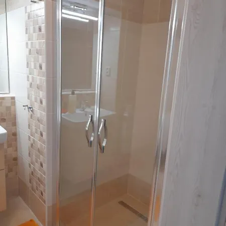 Apartament Karla *